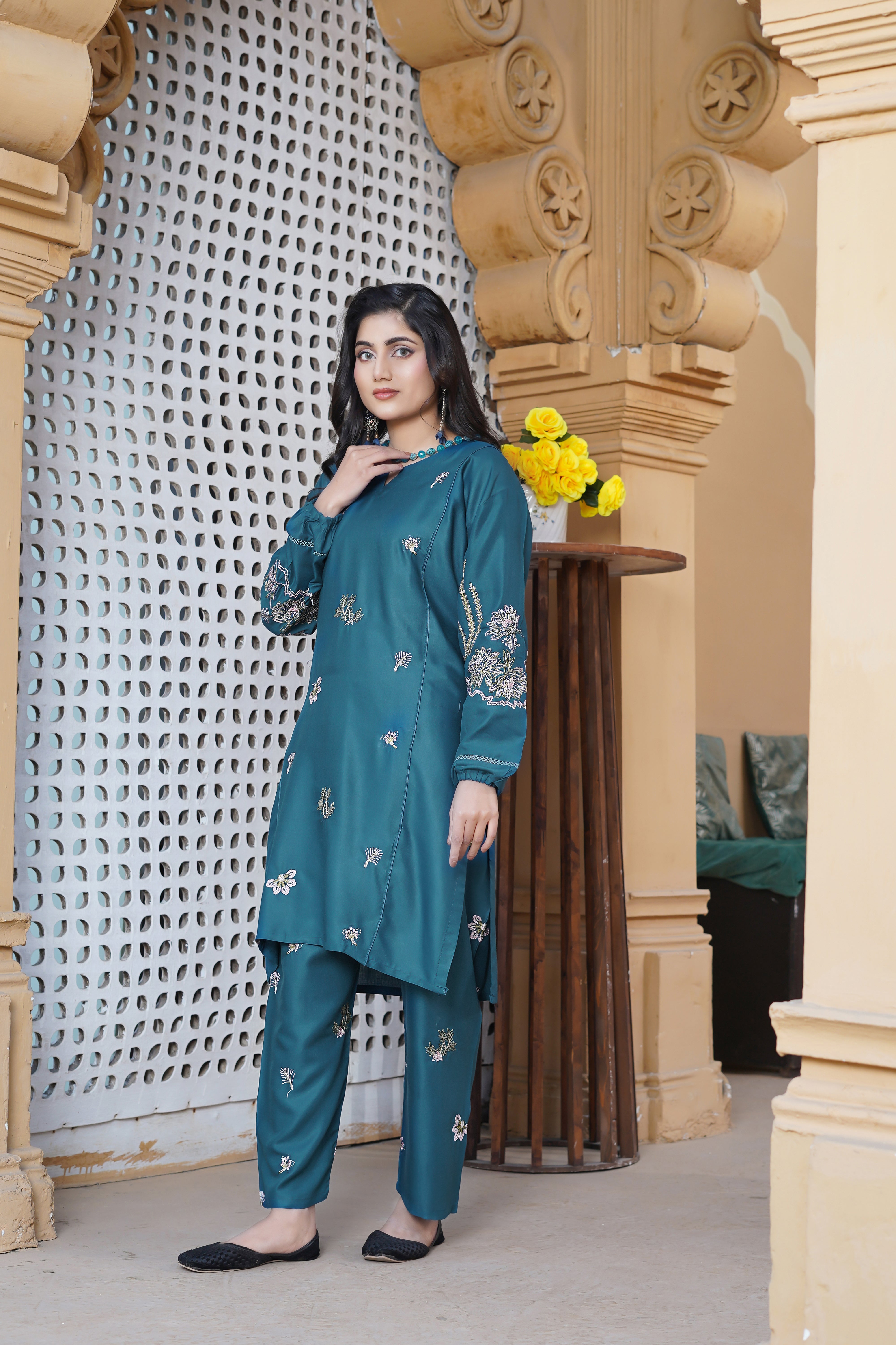 AMIYA EMBROIDERED 2-PCS