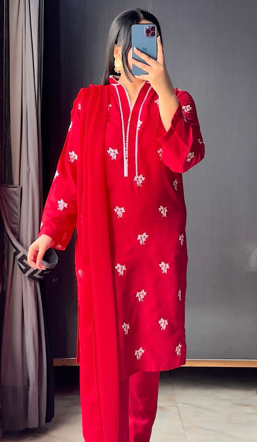 LILLY EMBROIDERY 3PC