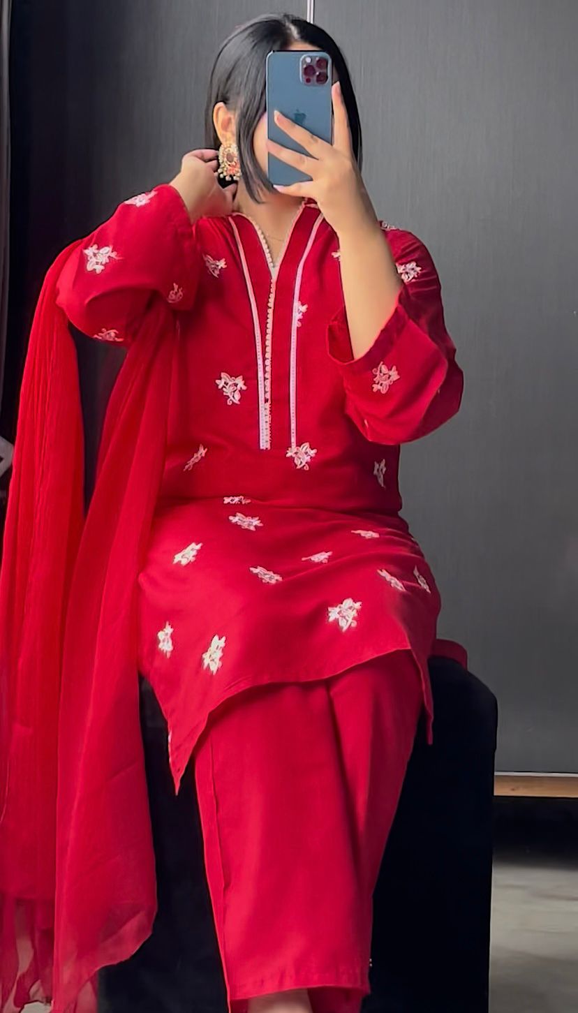 LILLY EMBROIDERY 3PC