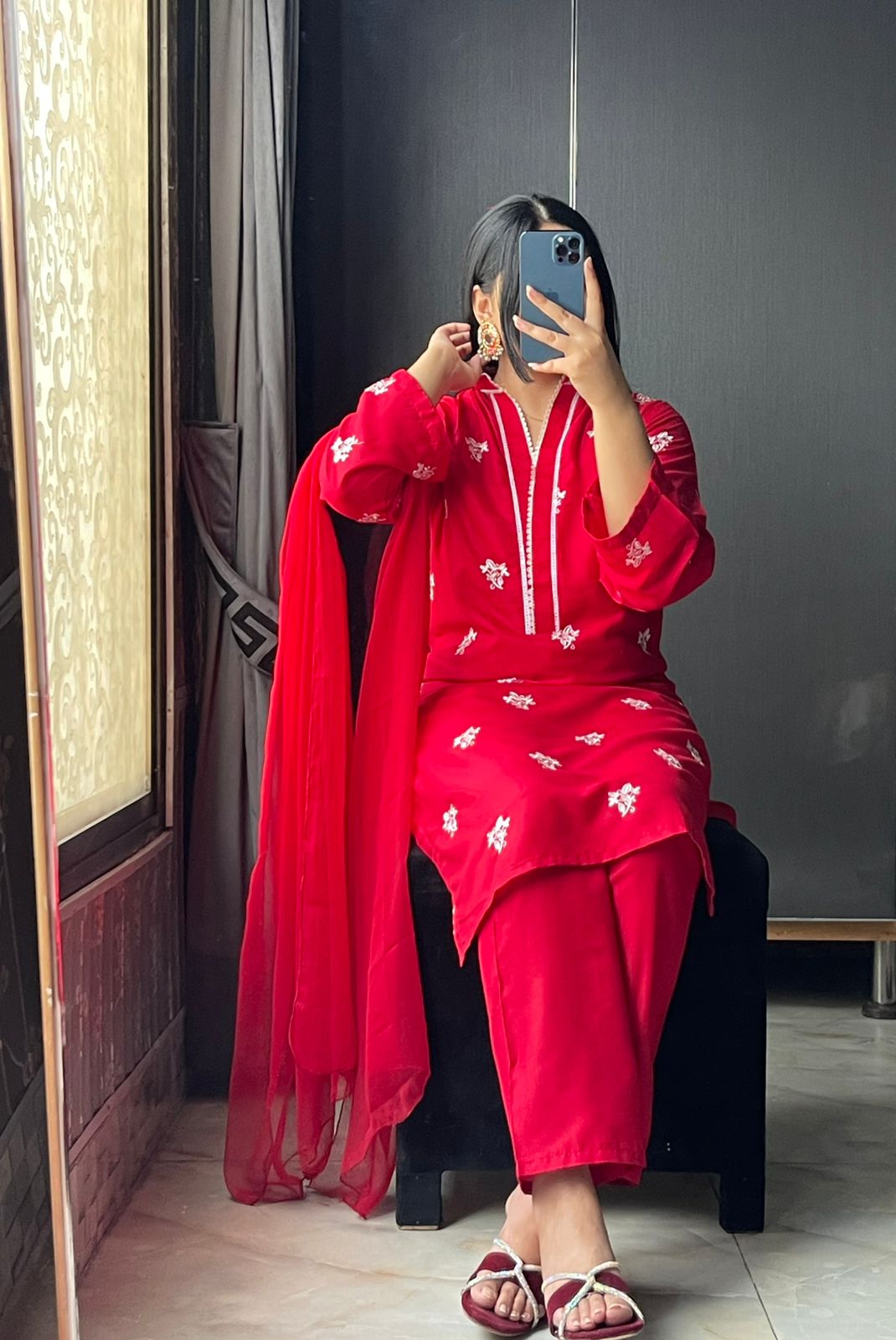 LILLY EMBROIDERY 3PC