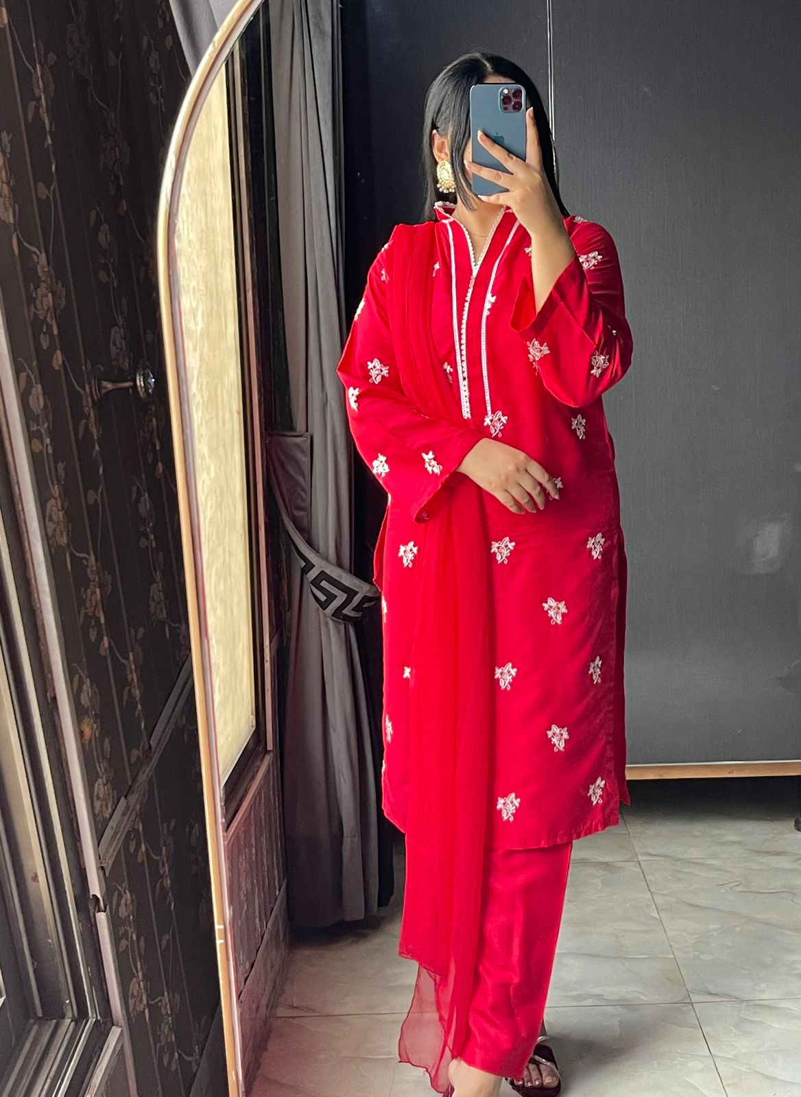 LILLY EMBROIDERY 3PC