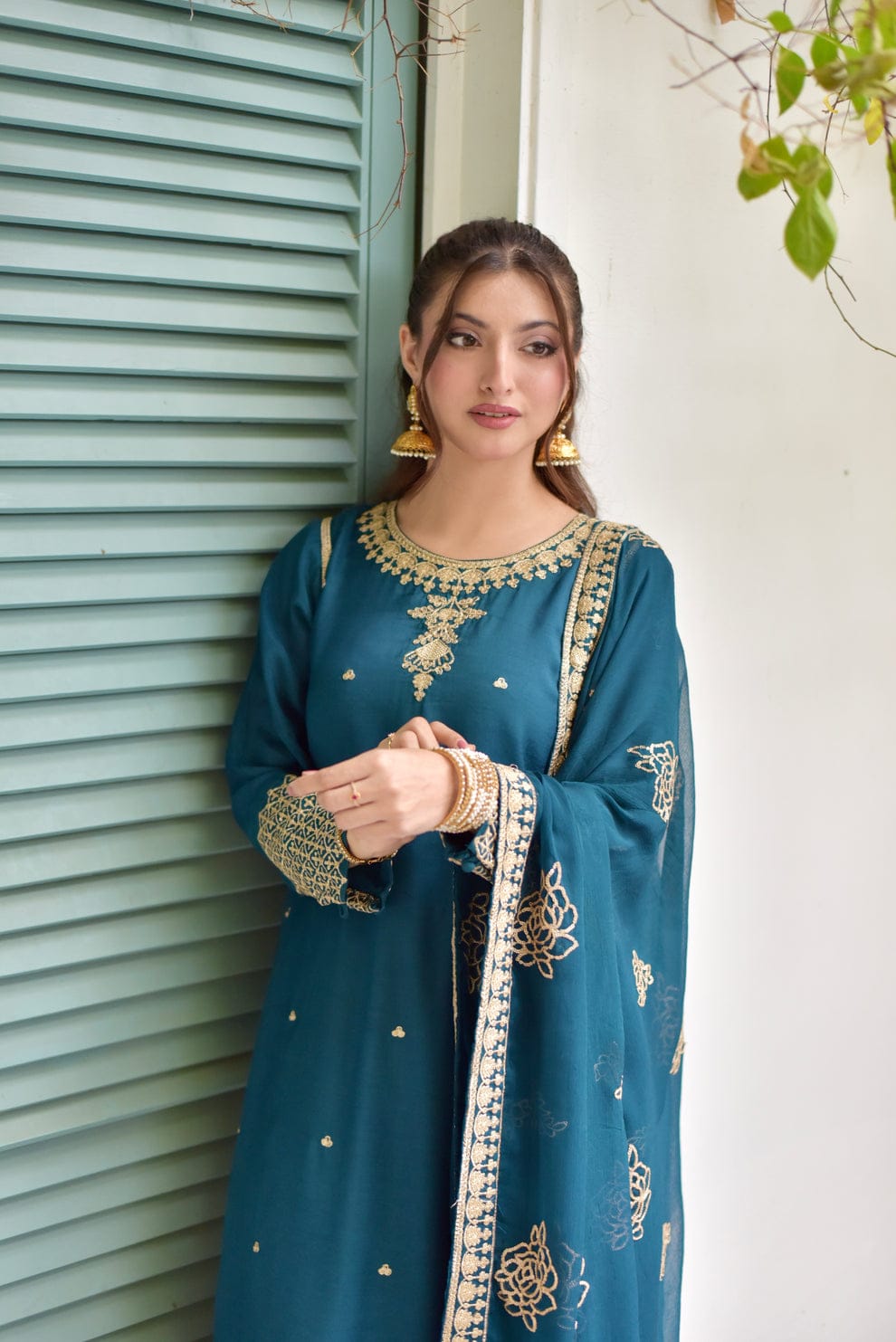 Yasmen Embroidered 3pc