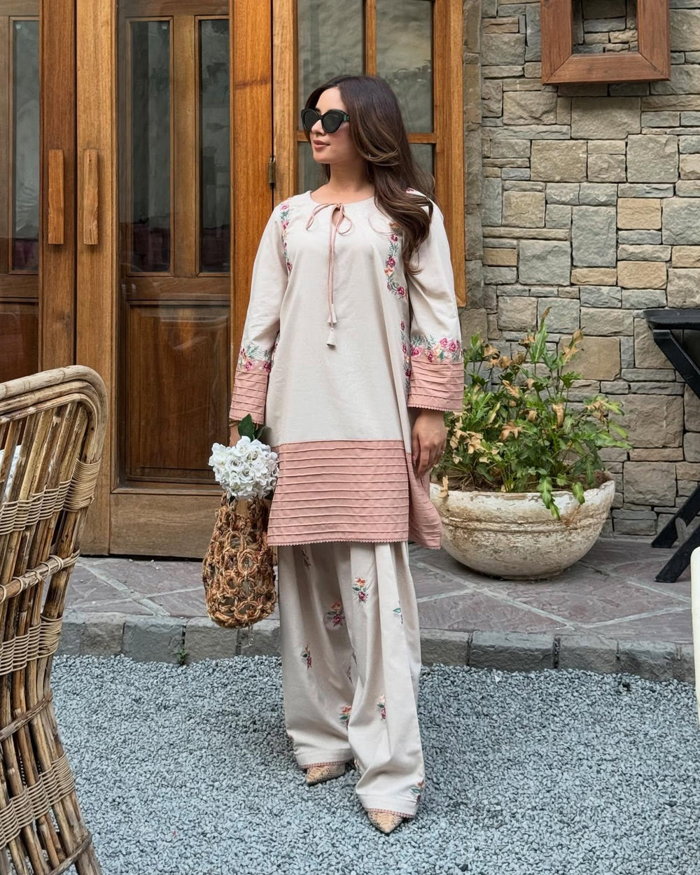 VAARI LAWN 2PC FARSHI SHALWAR