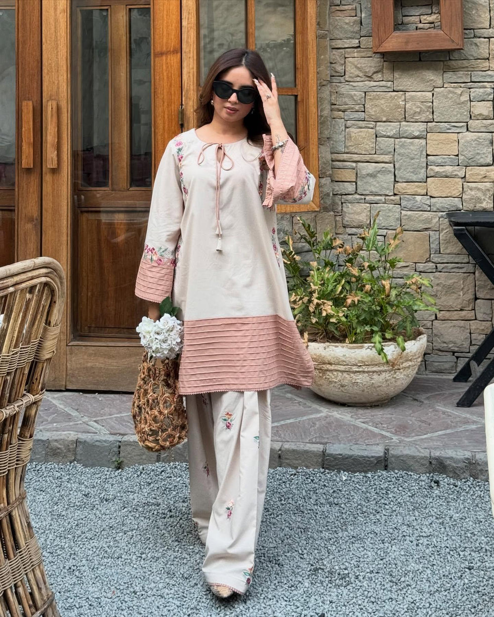 VAARI LAWN 2PC FARSHI SHALWAR