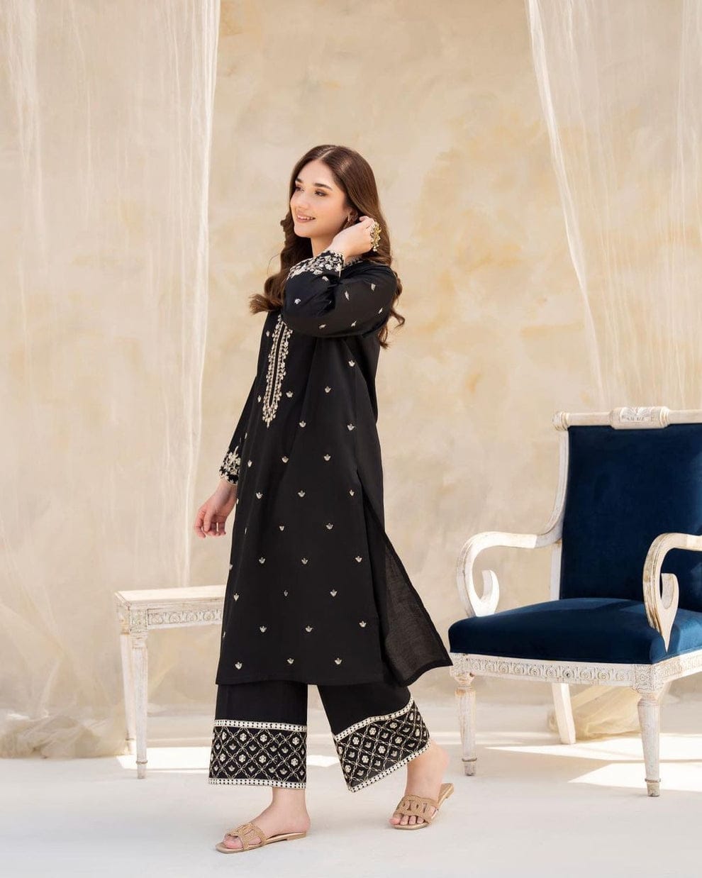 BLACK PEARL EMBROIDERED 2-PCS