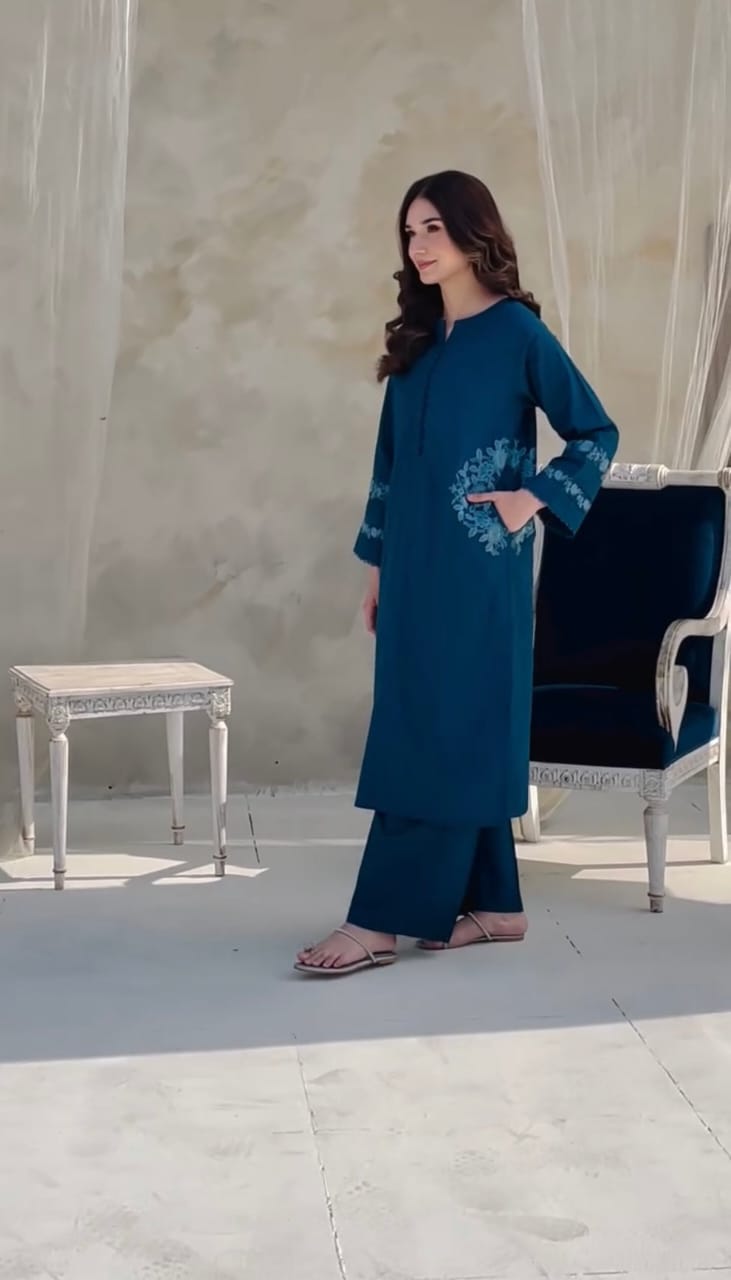 Stitch & Style Pocket Set Embroidered