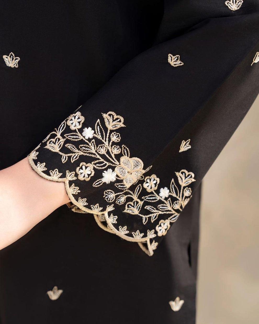 BLACK PEARL EMBROIDERED 2-PCS