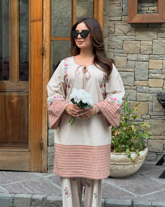 VAARI LAWN 2PC FARSHI SHALWAR
